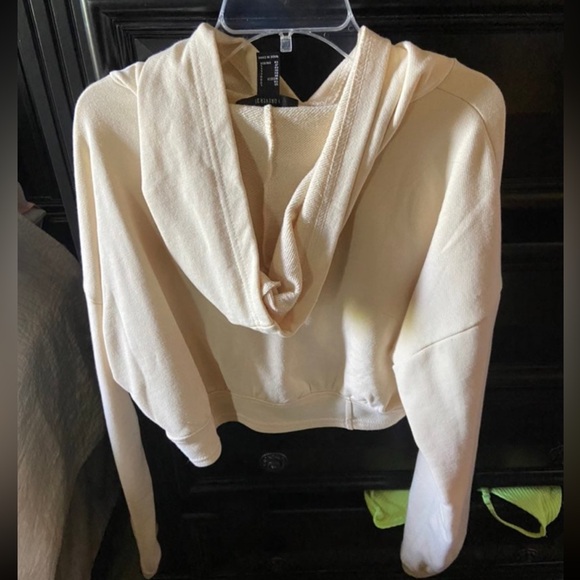 Cropped hoodie - Picture 2 of 3